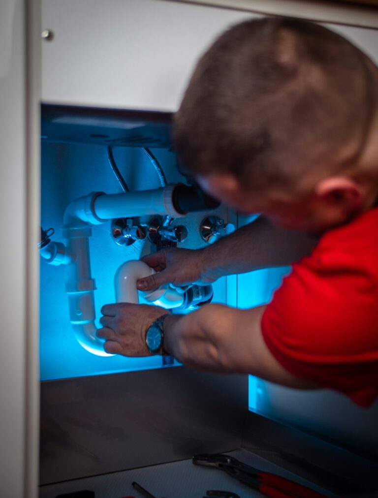 Missed call text back - plumber busy on a job and unable to answer